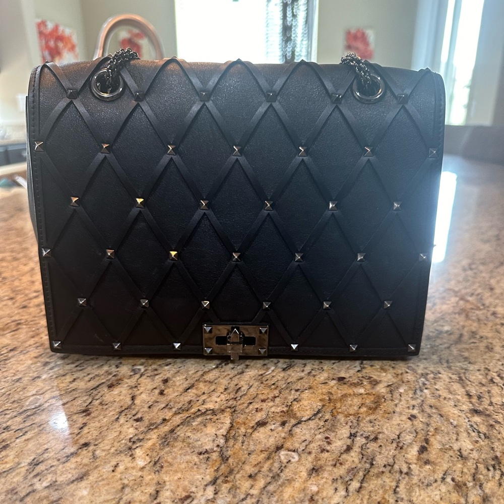 Valentino leaather Garavani beehive studded